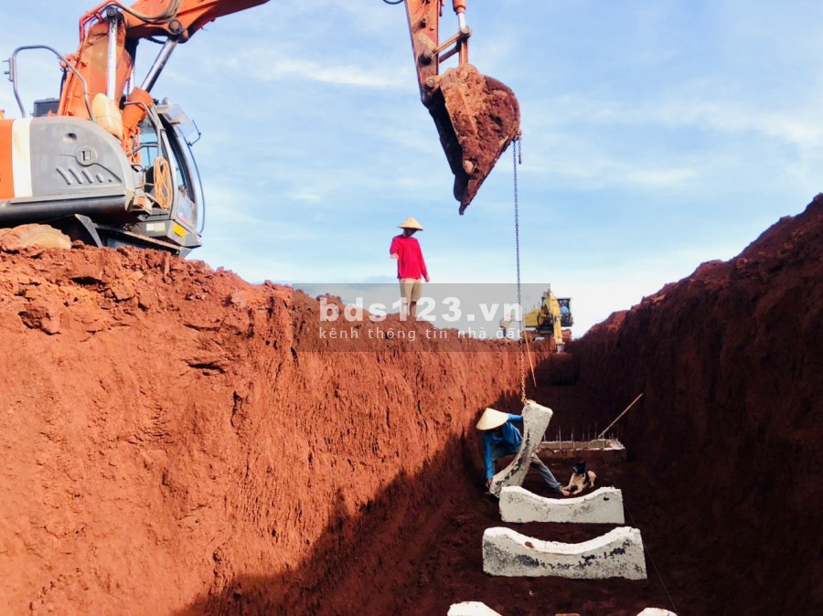 Cần bán nhanh đất thổ cư mặt tiền ĐT741 giá 410 triệu tiện ích xung quanh đủ, sổ sẵn
