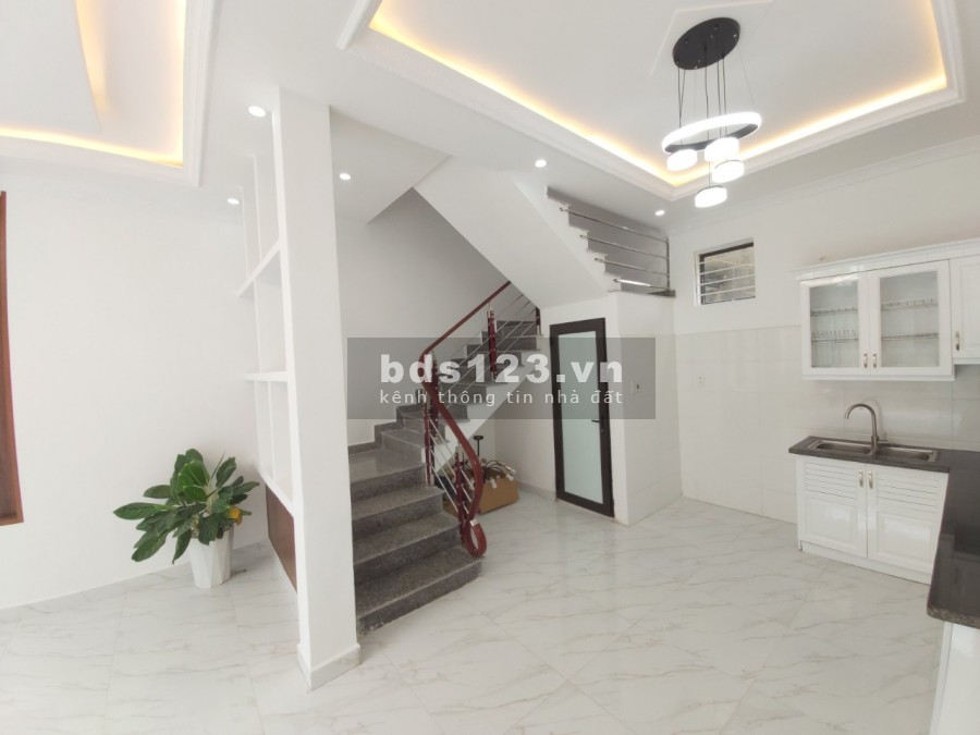 Chính chủ cần bán nhà gấp trong ngõ 386 Đằng Hải,ngõ nông ô tô vào thoải mái