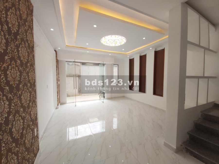 Chính chủ cần bán nhà gấp trong ngõ 386 Đằng Hải,ngõ nông ô tô vào thoải mái