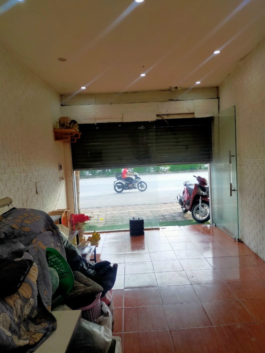 Quá hiếm Bán nhà Mặt phố khu Nguyễn Văn Linh,Long Biên,58m, Kinh doanh sầm uất giá chỉ nhỉnh 5 tỷ.