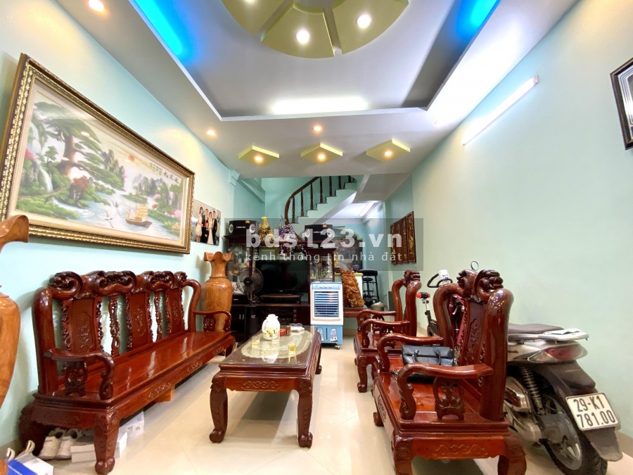 Bán nhà nguyên căn 4 tầng đúc đẹp long lanh chủ tự xây Hoàng Như Tiếp Quận Long Biên