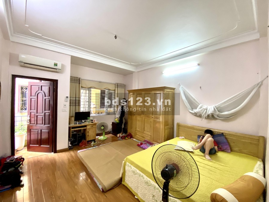 Bán nhà nguyên căn 4 tầng đúc đẹp long lanh chủ tự xây Hoàng Như Tiếp Quận Long Biên