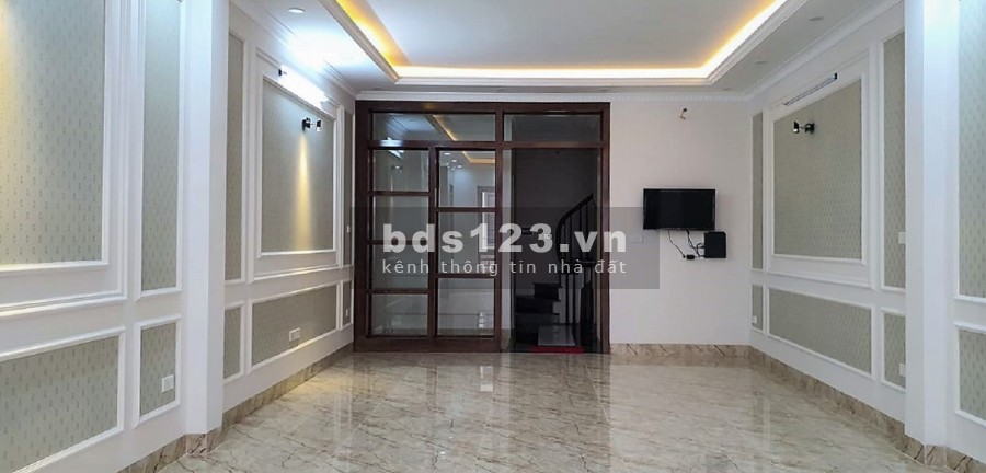 Bán nhà Đống Đa, Phố Nguyên Hồng vỉa hè, ô tô, kinh doanh diện tích 95m2 giá 17 tỷ