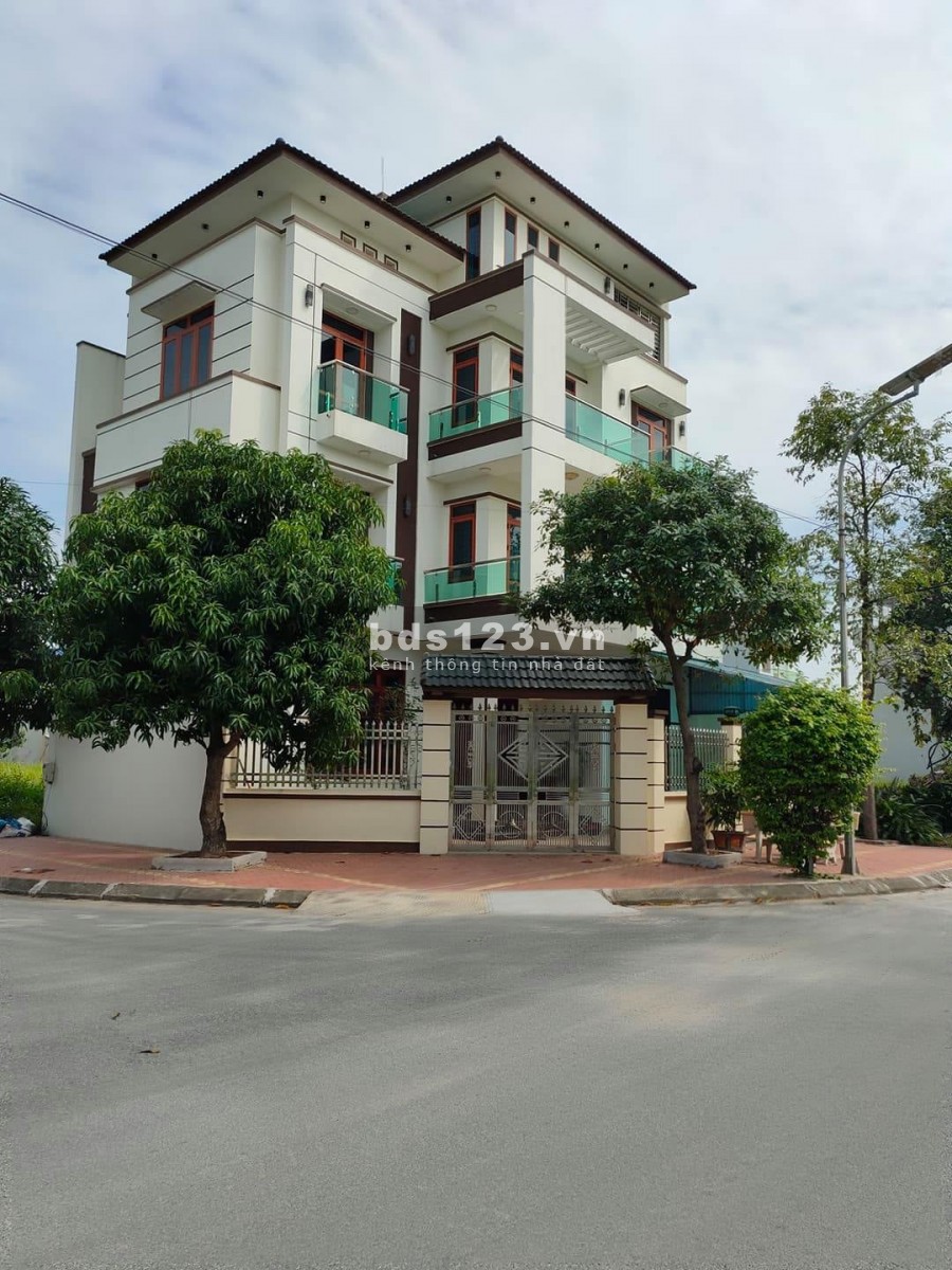 Chính chủ cần tiền bán lô đất dự án vị trí đẹp vườn hoa hướng Nam cực đẹp, sổ sẵn