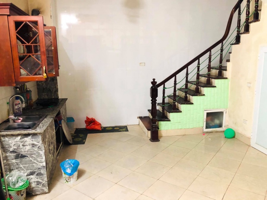 Cần bán nhà Hồ Tùng Mậu, diện tích 35m2, 5 tầng, mặt tiền 5.5m, giá bán chỉ 3 tỷ
