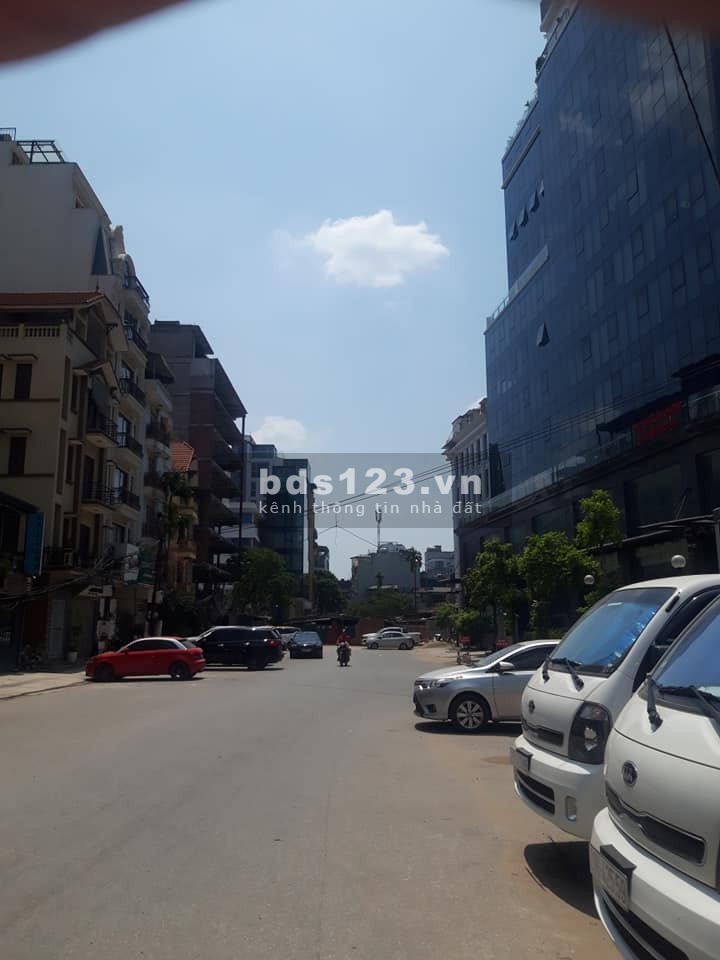 Siêu Kinh Doanh, diện tích 200m2 mặt tiền 6.6m, mặt phố Ngọc Lâm, Quận Long Biên