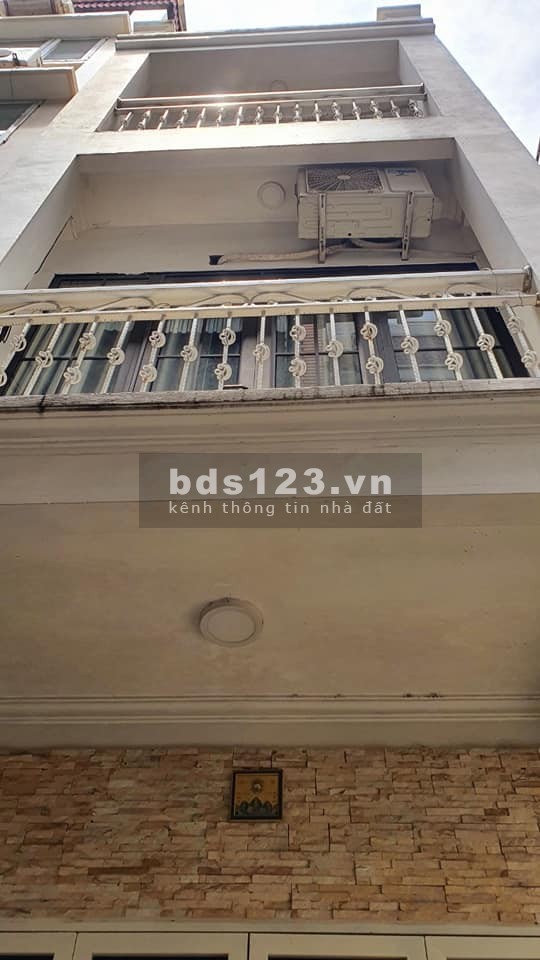 Cần tiền bán gấp nhà 4 tầng Ngọc Thuỵ Long Biên, phân lô cán bộ ngõ ô tô giá nhỉnh 3 tỷ