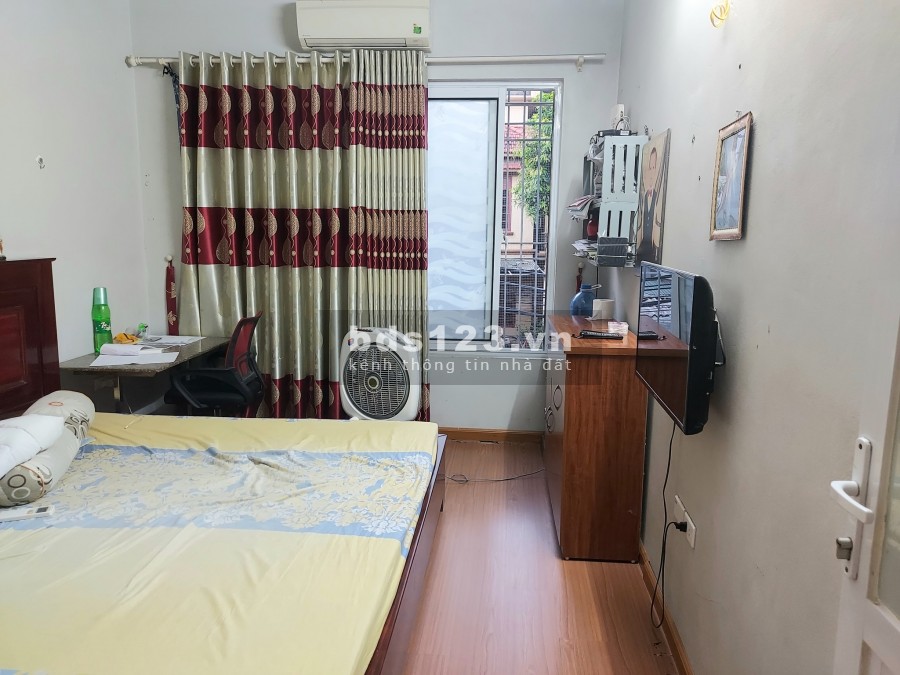 Gia đình cần bán gấp nhà Bạch Mai, diện tích 47m2, 5 tầng, giá 3.25 tỷ, lh 0388168568
