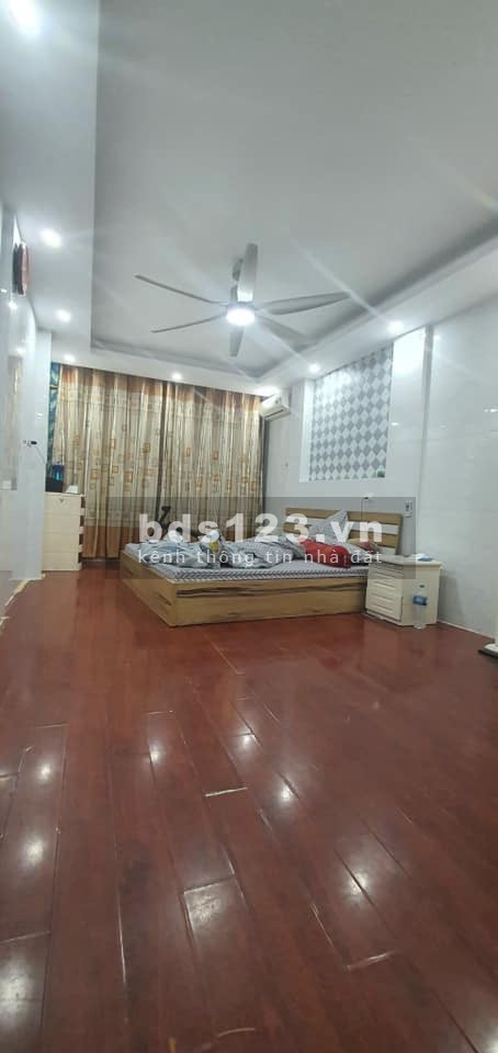 Bán nhà Thổ Quan, nguyên căn chính chủ, giá bán 2.7 tỷ, diên tích sử dụng 32m2, 4 tầng