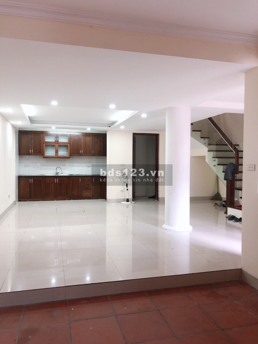 Bán biệt thự diện tích sử dụng 108m2 Ngọc Lâm, Long Biên, oto, 11 tỷ, lh 0818962345