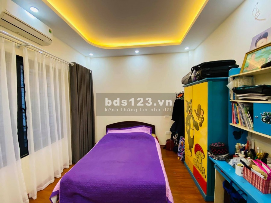Bán nhà đẹp Nguyễn Ngọc Vũ diện tích sử dụng 40m2 6 tầng, tặng nội thất giá 6,8 tỷ