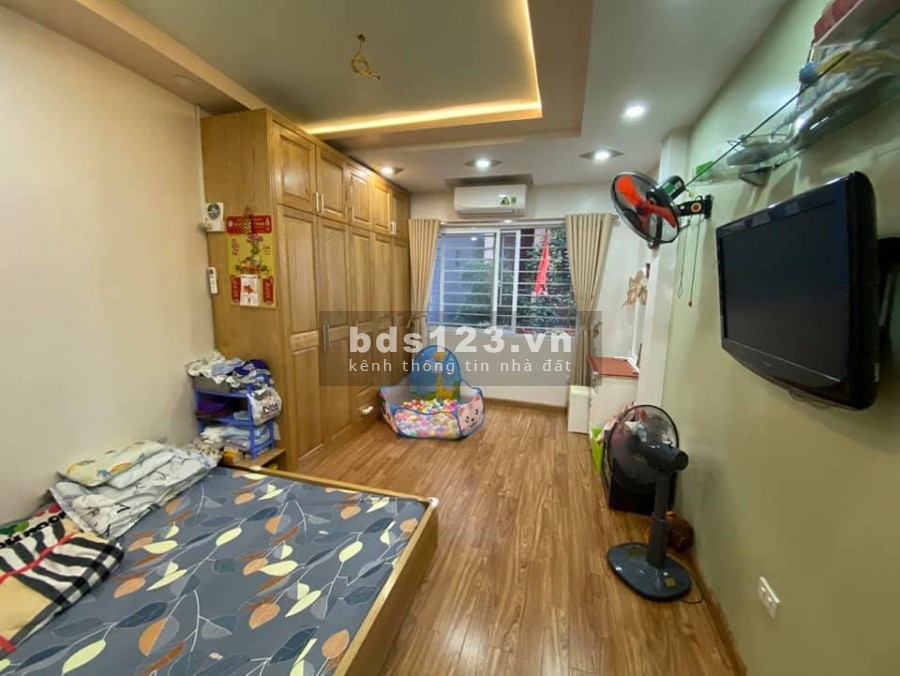 Bán nhà nguyên căn chính chủ còn mới phố Lý Thường Kiệt diện tích 60m2 giá 4,8 tỷ