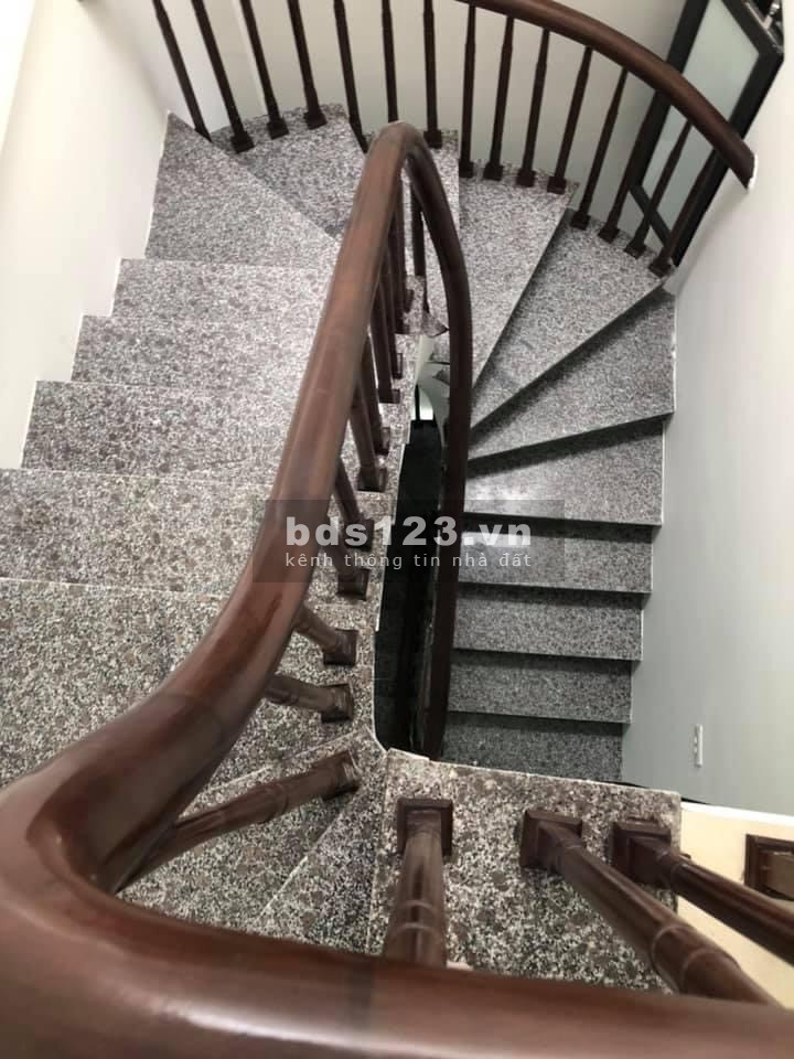 Bán gấp nhà phố Quang Tiến, Đại Mỗ, Nam Từ Liêm, nhà đẹp, lô góc 33m, 5 tầng giá 2,95 tỷ