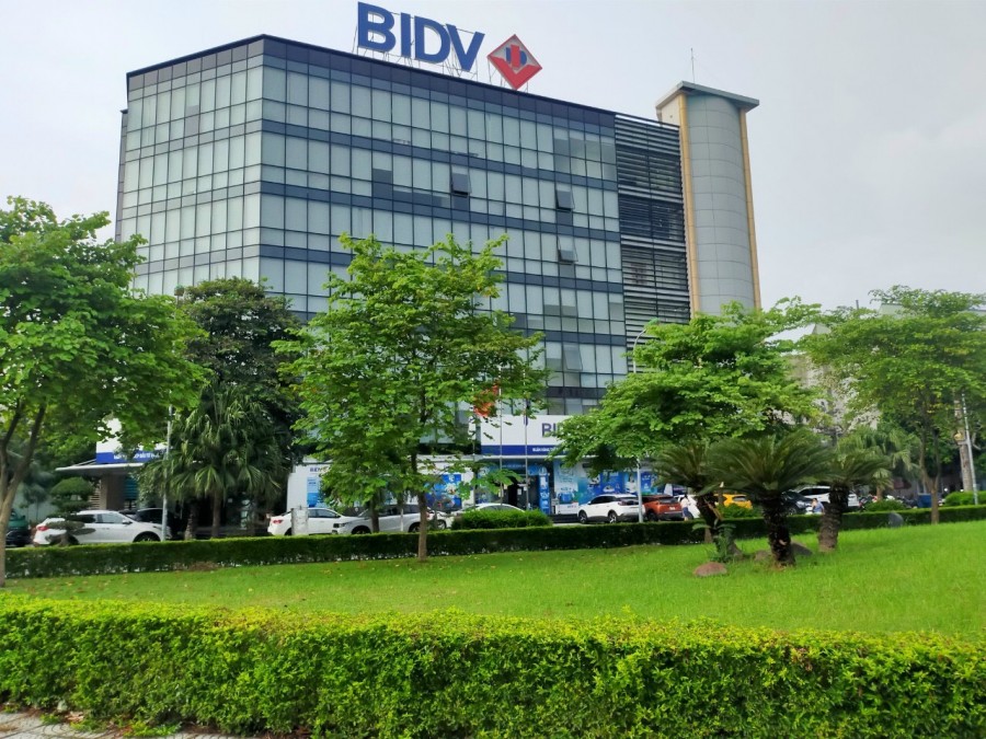 Quá hiếm Bán nhà Mặt phố khu Nguyễn Văn Linh,Long Biên,58m, Kinh doanh sầm uất giá chỉ nhỉnh 5 tỷ.
