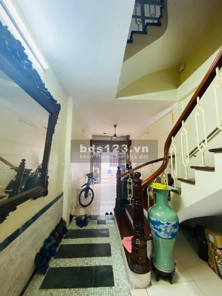 Bán gấp nhà nguyên căn Nguyễn Văn Cừ, dân xây rộng 2 mặt thoáng, giá chỉ 70 triệu/m2