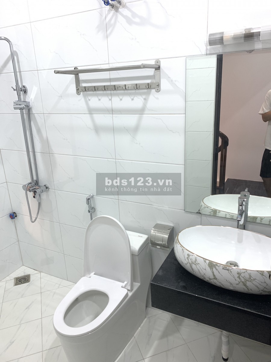 Bán nhà Ô Cách Quận Long Biên, dt 31m2, 5 tầng, 15m ra đường ô tô tránh, giá tốt mùa dịch