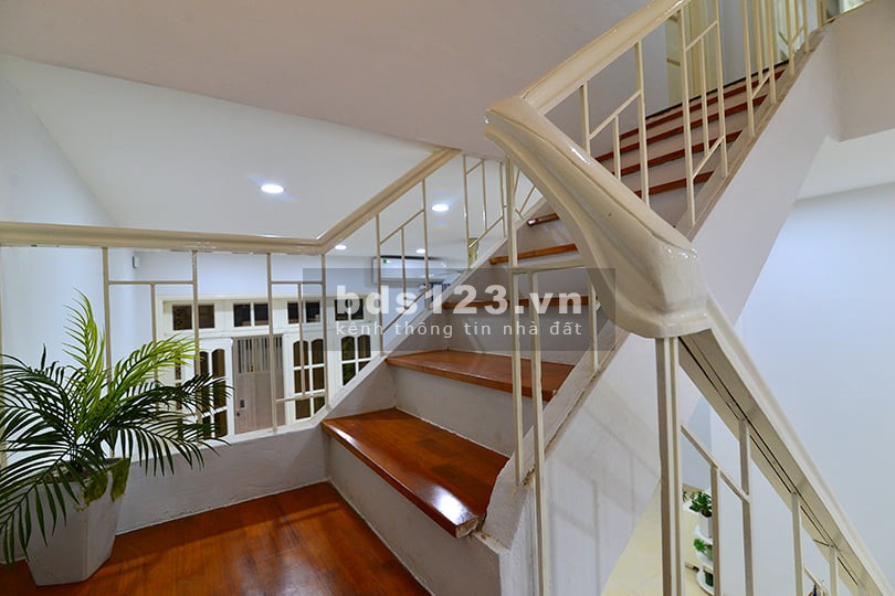 Bán nhà Bồ Đề Quận Long Biên ngõ thoáng sáng diện tích sử dụng 30m2 giá bán 2 tỷ 95