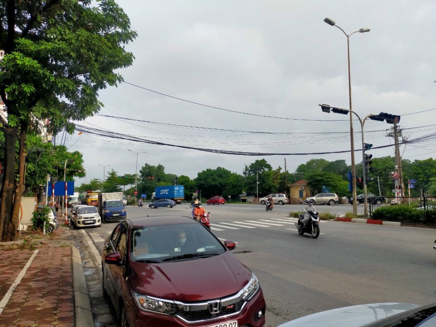 Quá hiếm Bán nhà Mặt phố khu Nguyễn Văn Linh,Long Biên,58m, Kinh doanh sầm uất giá chỉ nhỉnh 5 tỷ.