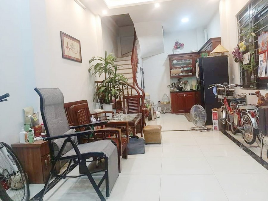 Bán nhà nguyên căn Giáp Bát Kim Đồng, diện tích 45m2, nhà đẹp lô góc, giá bán nhỉnh 4 tỷ