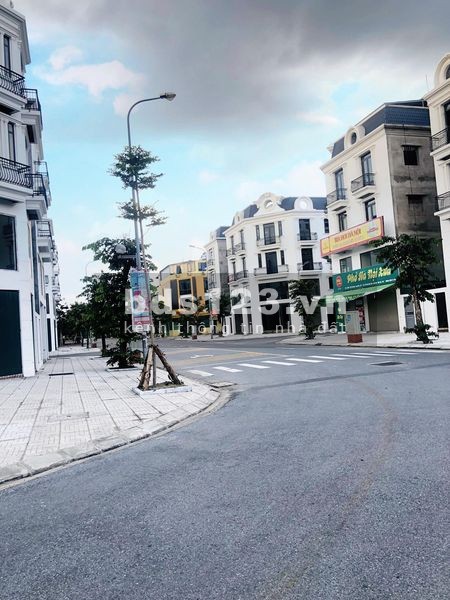 Bán nhanh căn shophouse Sông Hồng khu 31Ha Trâu Quỳ giá đẹp cho nhà đầu tư. 0983253436