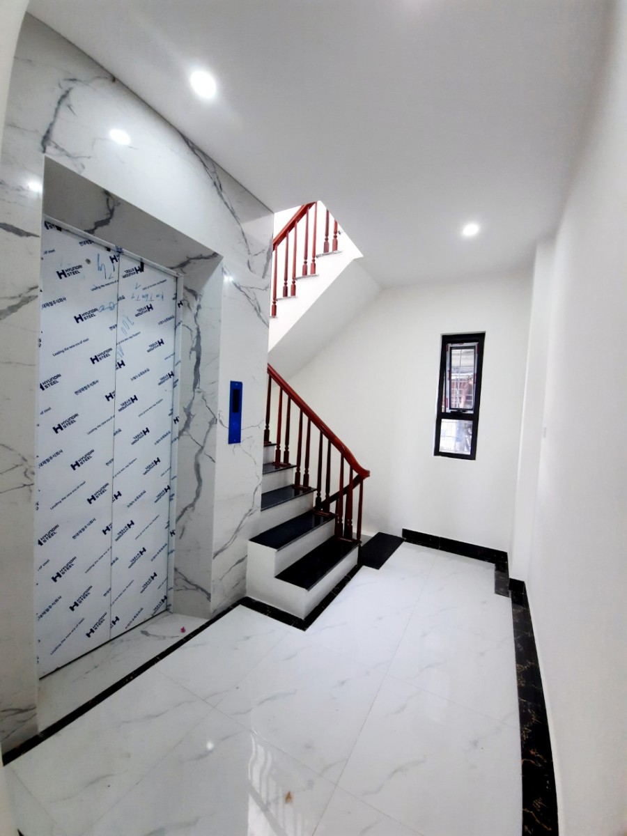 Bán nhà mặt phố Đền Lừ Mai Động 48m2 6 tầng thang máy 3 làn ô tô kinh doanh giá 10,7 tỷ