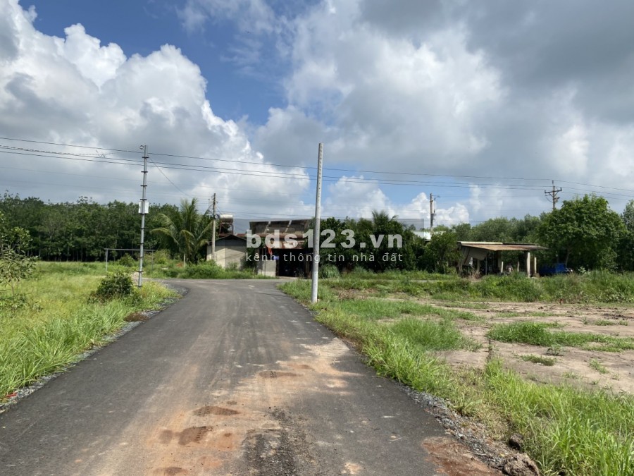 Bán Đất đường nhánh QL13 đi vào 300m Hớn Quản, Bình Phước chỉ hơn 300tr/600m2