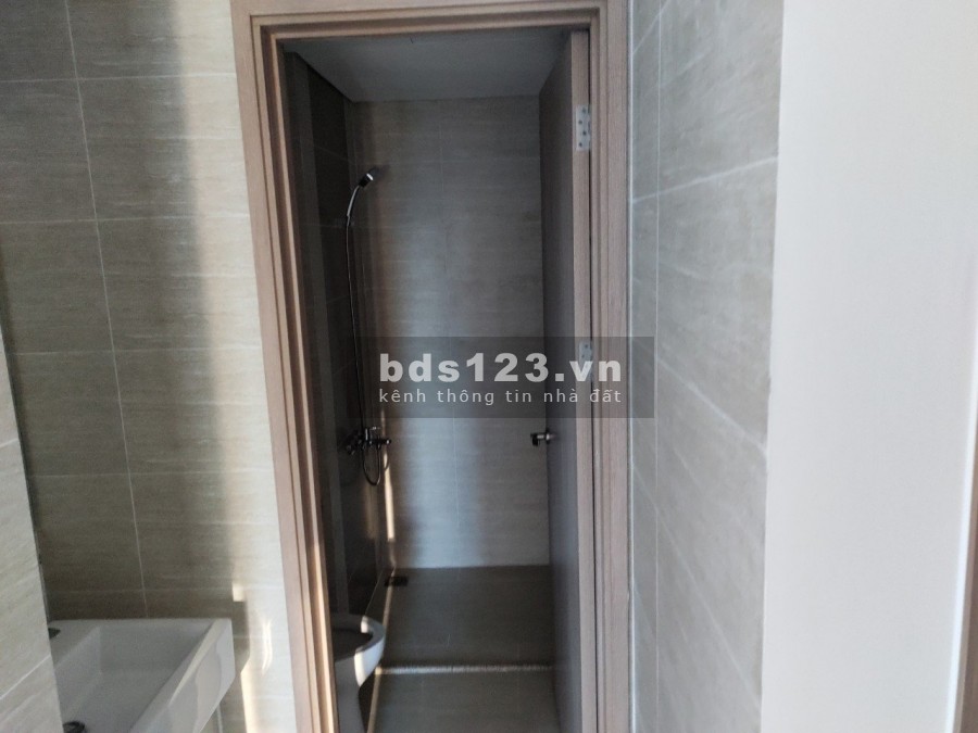 Chính chủ cần chuyển nhượng căn hộ chung cư 2 phòng ngủ, 1 nhà vệ sinh giá cực tốt