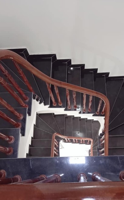 Bán nhà Lê Đức Thọ 15m ra ô tô tránh, diện tích 35m2, 5 tầng, mặt tiền rộng giá chỉ hớn 3 tỷ