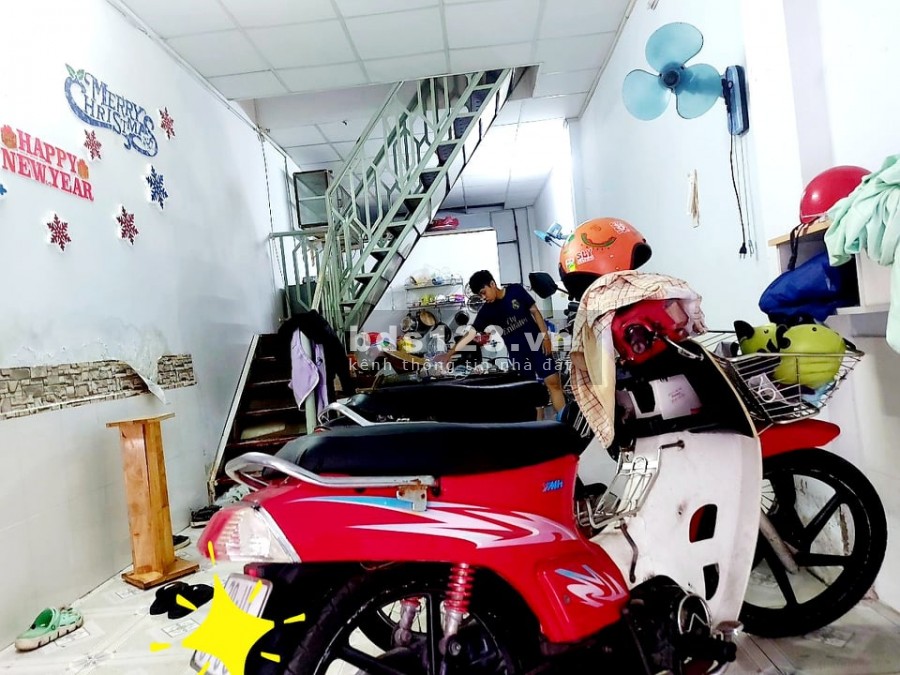 Nhà rộng rãi, hẻm ô tô. Cạnh Siêu Thị BigC Trường Chinh giá bán 3,5 tỷ sổ đỏ chính chủ