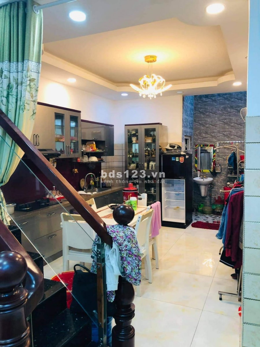 Bán nhà siêu rẻ ô tô đỗ cữa diện tích đẹp hẽm thông thoáng Lê Văn Lương q7 5.5TY