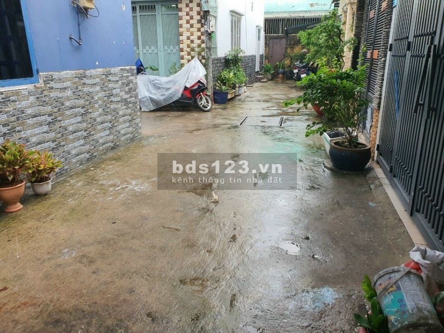 Cần bán nhà nguyên căn chính chủ Phan Huy Ích, nhà rộng bề thế giá chỉ 5,8 tỷ, lh 0394317796