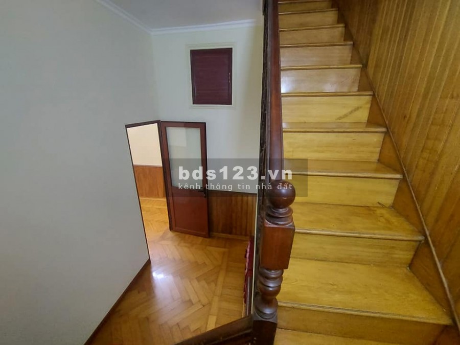 Bán nhà nguyên căn Hồng Mai, kinh doanh ô to đỗ cửa, dtsd 28.6m2, giá 3.4 tỷ, sổ sẵn
