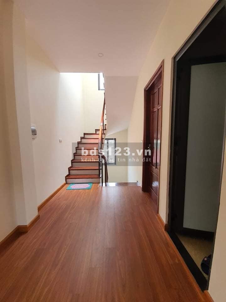 Bán nhà Doãn Kế Thiện, đẹp lung linh ô tô đỗ cửa, diện tích sử dụng. 48m2, mt 5m, giá 6.9 tỷ