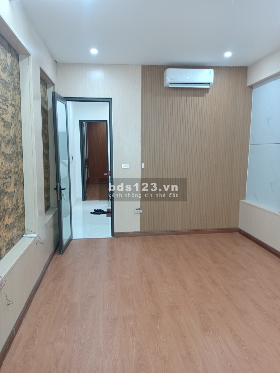 Nhà lô góc 3 mặt Chính Kinh Quận Thanh Xuân diện tích sử dụng 53m2 4 tầng giá 5.5 tỷ