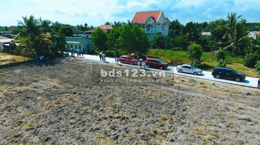Đất đầu tư – kinh doanh, cách quốc lộ 70m, có thổ cư tại thị trấn Tân Châu