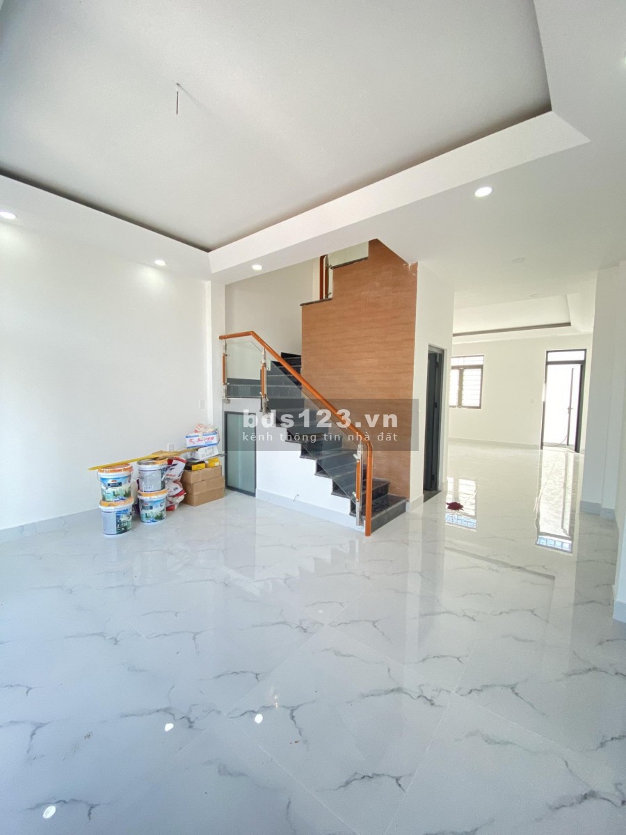 Bán gấp nhà gần KDC Trung Thành, tặng gói nội thất cao cấp, nhà riêng 120m2