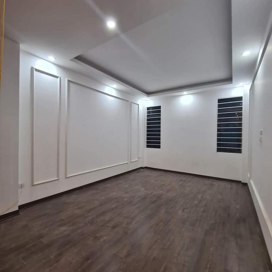 Nhà đẹp Tôn Thất Tùng diện tích 40m2 5 tầng giá 4,6 tỷ ngõ 3 gác vào ở được ngay