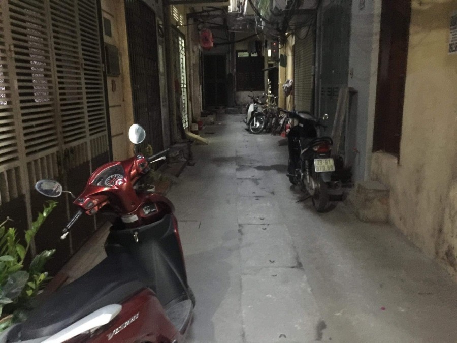 Chính chủ cần bán nhà đường Văn Cao, Ba Đình. 4 tầng*32 giá 3,69 tỷ