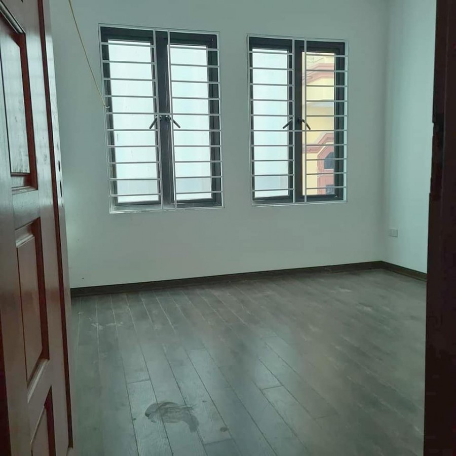 Nhà đẹp Tôn Thất Tùng diện tích 40m2 5 tầng giá 4,6 tỷ ngõ 3 gác vào ở được ngay
