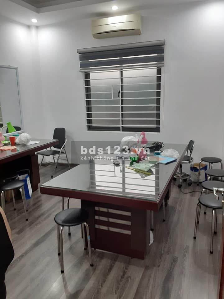 Bán nhà Hào Nam 50m2. Ngõ SH quay đầu, 30m ra phố. Nội thất mê ly 4.5 tỷ