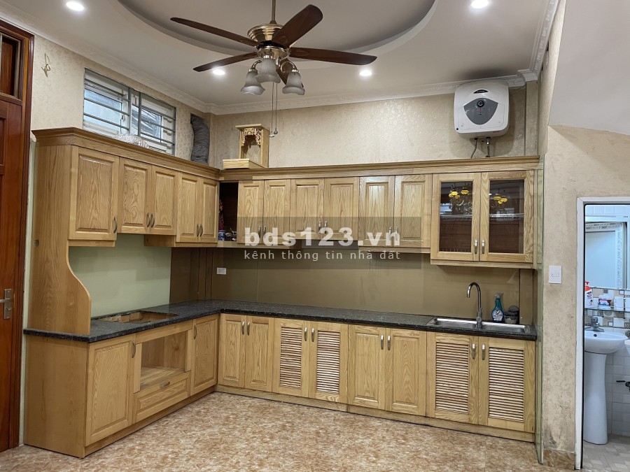 Cần bán Ngõ 34 Âu Cơ 48m2*4 tầng gần mặt phố Nghi Tàm 5.4 tỷ.