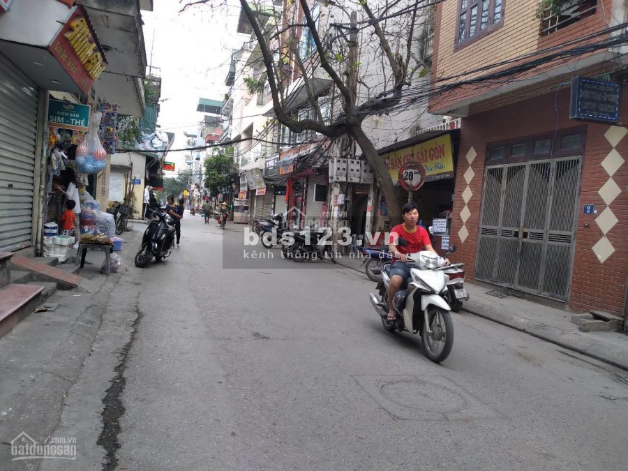 Bán nhà Trâu Quỳ, ở ngay-30m2 3 Tầng An Đào A, 1 nhà ra phố, nở hậu.0982852808