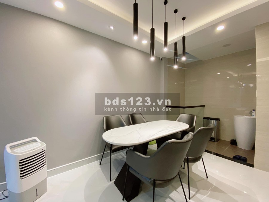 Bán nhà Phạm Ngọc Thạch diện tích 88m2 ngay gần Hồ Con Rùa giá 19 Tỷ