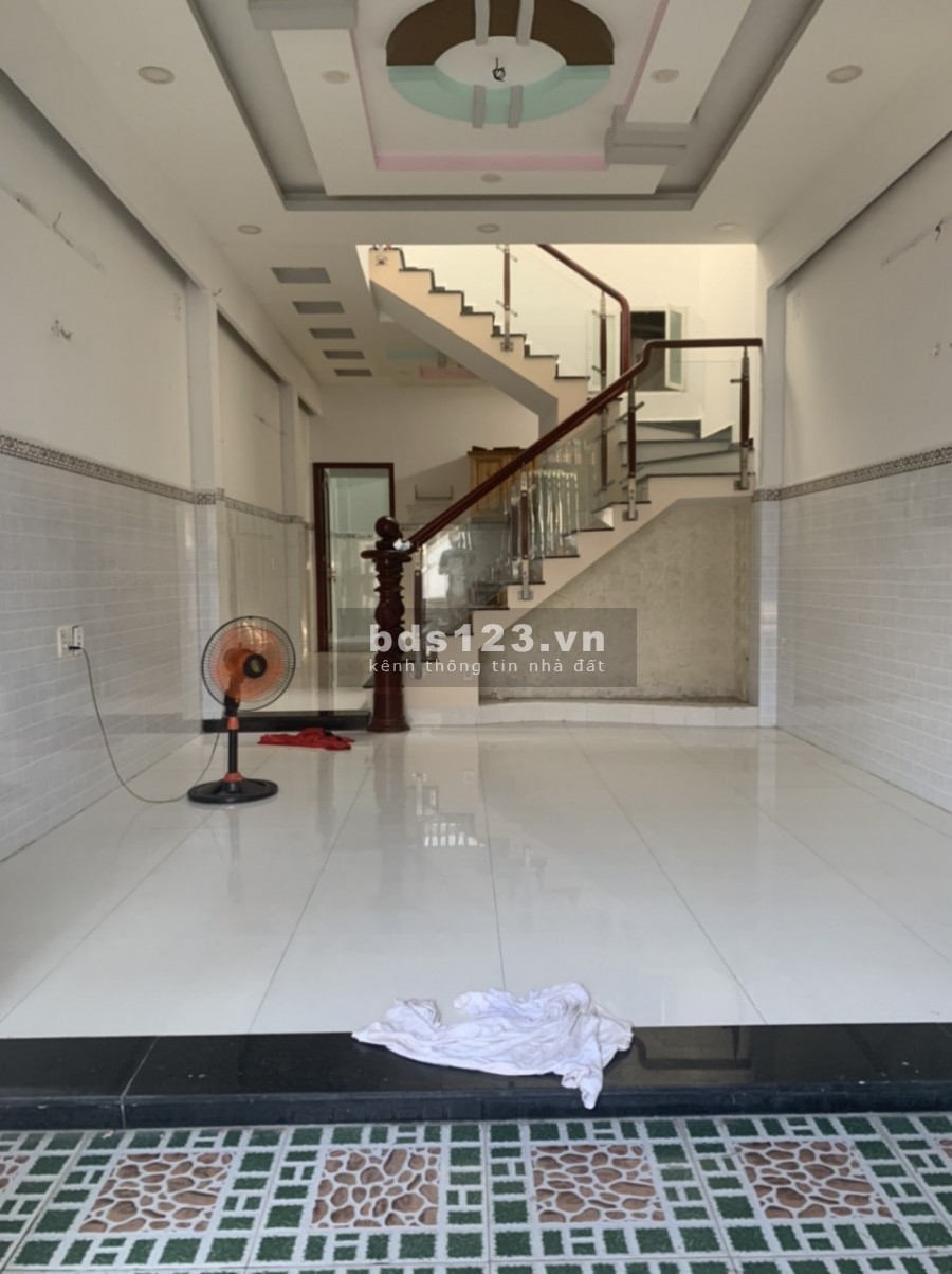 Bán nhà 1 trệt, 1 lầu đúc tại Đặng Thúc Vinh, giá bán 2.55 tỷ, diện tích công nhận 53m2