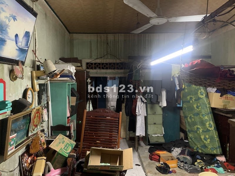 Nhà nát hẻm xe hơi, diện tích khủng Trường Sa, P.13, Phú…