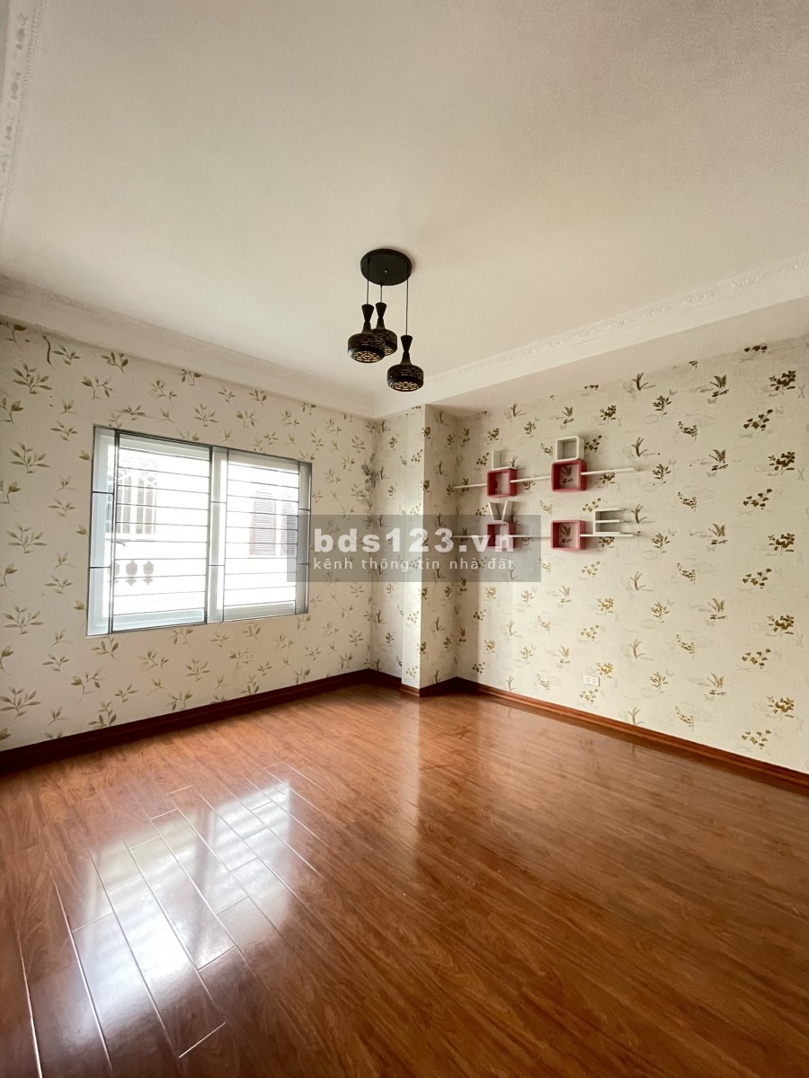 Cần bán Ngõ 34 Âu Cơ 48m2*4 tầng gần mặt phố Nghi Tàm 5.4 tỷ.
