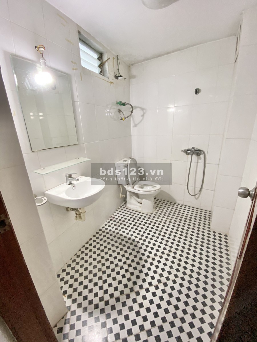 Có CCMN 2 pn 1 khách 50m2 tại 98 ngõ 42 Triều Khúc gần đường Nguyễn Trãi chỉ 4tr5/th