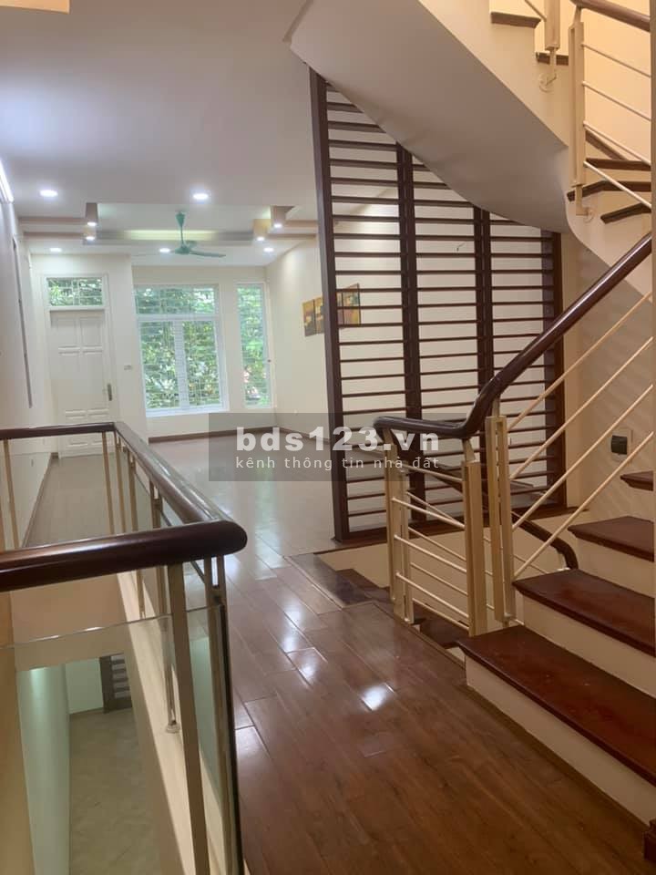 Bán nhà nguyên căn cực hiếm view hồ gara ô tô phố Lê Quang Đạo, Quận Nam Từ Liêm