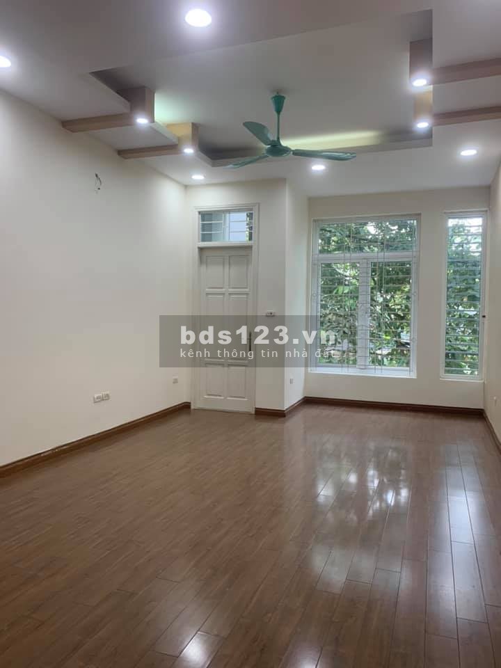Bán nhà nguyên căn cực hiếm view hồ gara ô tô phố Lê Quang Đạo, Quận Nam Từ Liêm