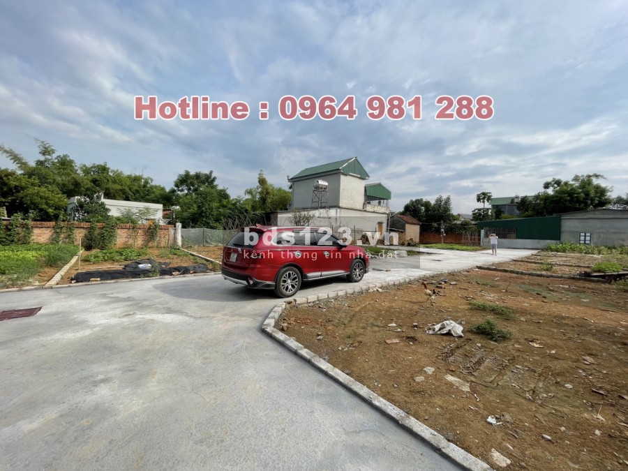 Bán gấp lô đất tiềm năng tại Hòa Lạc gần đường 420 giá chỉ 700 triệu/lô, sở hữu vị trí đắc địa